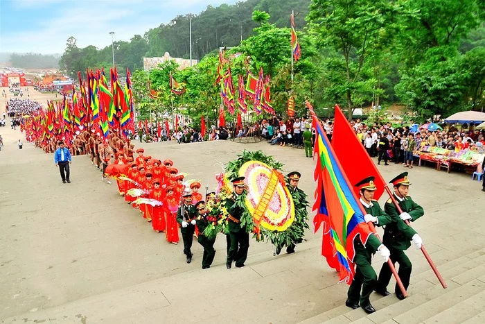 Thời gian tổ chức các lễ hội lớn nhất Việt Nam Các nghi lễ được thực hiện trang nghiêm, thể hiện niềm tôn kính với các vị vua Hùng