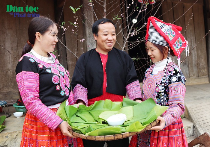 Bánh dày người Mông thường được dùng vào dịp lễ, Tết, hội xuân...