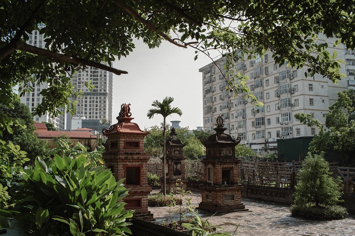 Vườn tháp mộ khang trang tại chùa Làng Hà Nội