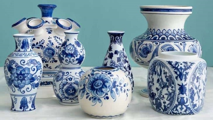 Đến thăm tòa thị sảnh Delft, bạn đừng quên mua một vài món đồ gỗ ở đây để làm quà cho bạn bè. 
