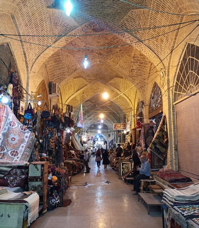Du lịch Iran - Bạn có thể đến mua sắm tại các khu chợ địa phương ở Iran