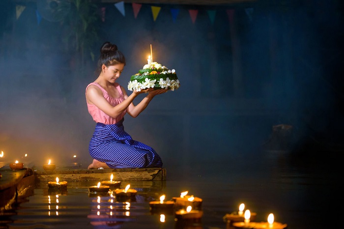 Lễ hội Loy Krathong là cơ hội để người dân Thái Lan bày tỏ sự tôn kính và biết ơn tới thần nước Phra Mae Khọngkha. 