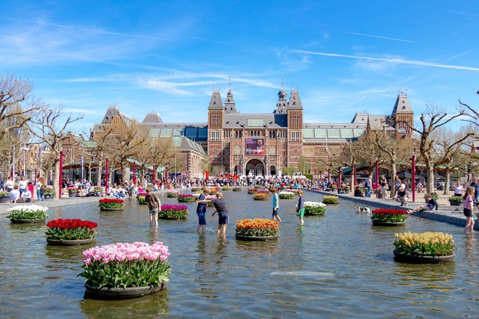 Đừng quên ghé thăm Amsterdam  để thưởng thức cảnh đẹp vô thực của một trong những thành phố du lịch an toàn nhất 2024
