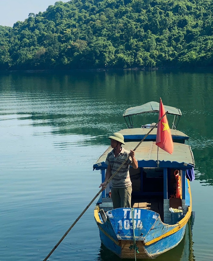 Để tới Chùa đẹp ở Huế Thiền viện Trúc Lâm Bạch Mã cần đi thuyền