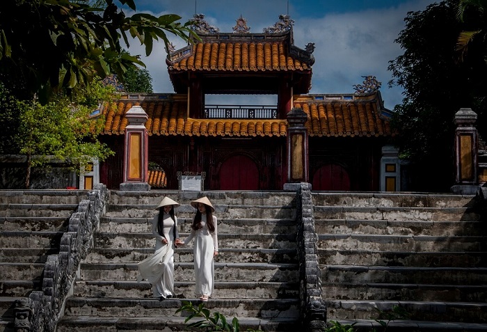 Lăng vua Gia Long - Điểm du lịch gần sân bay Phú Bài Huế vừa cổ kính vừa thơ mộng