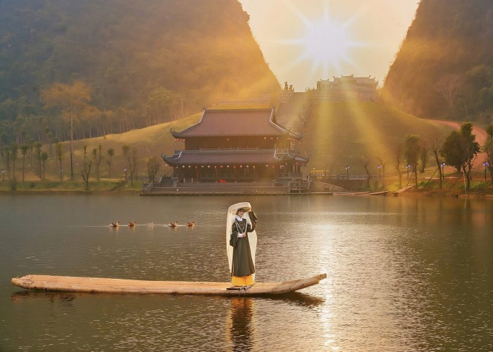 Khu du lịch Thung Ui Ninh Bình có gì hot? Tọa độ check-in cổ trang mới nhất 2026