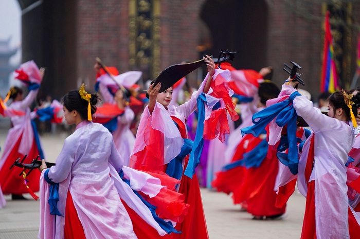 Trải nghiệm nhiều hoạt động ở Khu du lịch Thung Ui Ninh Bình