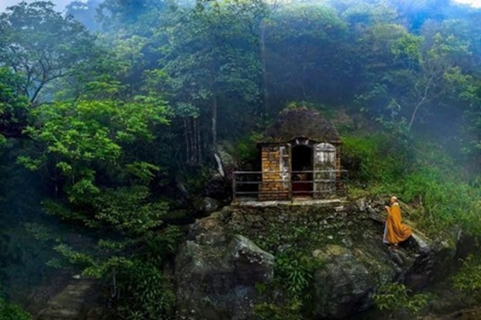 Am chùa Ngoạ Vân cổ kính và trang nghiêm giữa đại ngàn.