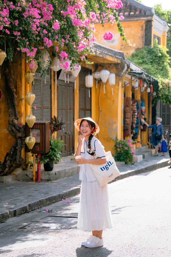 Phố cổ Hội An cổ kính, nổi bật không thể bỏ qua khi lên list Tết nên đi du lịch ở đâu miền Trung