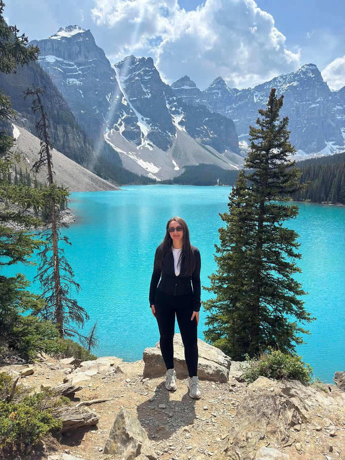 Thời điểm ghé thăm hồ Moraine Canada lý tưởng là tháng 6 - tháng 9