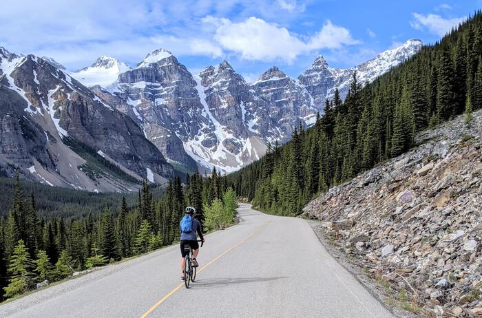 Tham gia các hoạt động dã ngoại thú vị ở Hồ Moraine Canada 