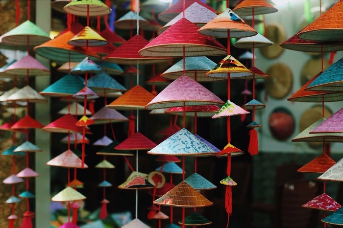 Làng Chuông Hà Nội sản xuất đa dạng các loại nón lá