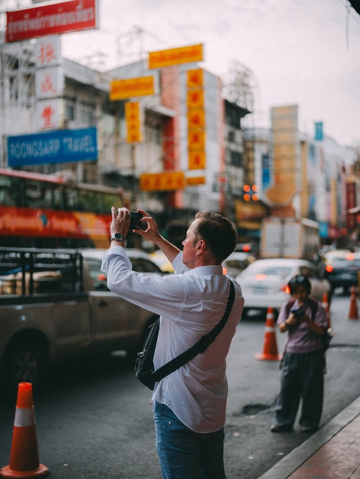 Phố Tàu Yaowarat Thái Lan với những biển hiệu rực rỡ