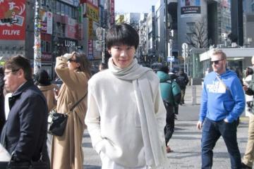 Quang Trung đầy duyên dáng với loạt khoảnh khắc hài hước trong chuyến du lịch Nhật Bản