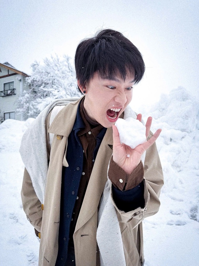 Nam diễn viên ghi lại khoảnh khắc hài hước trong hành trình du lịch. Ảnh: FBNV