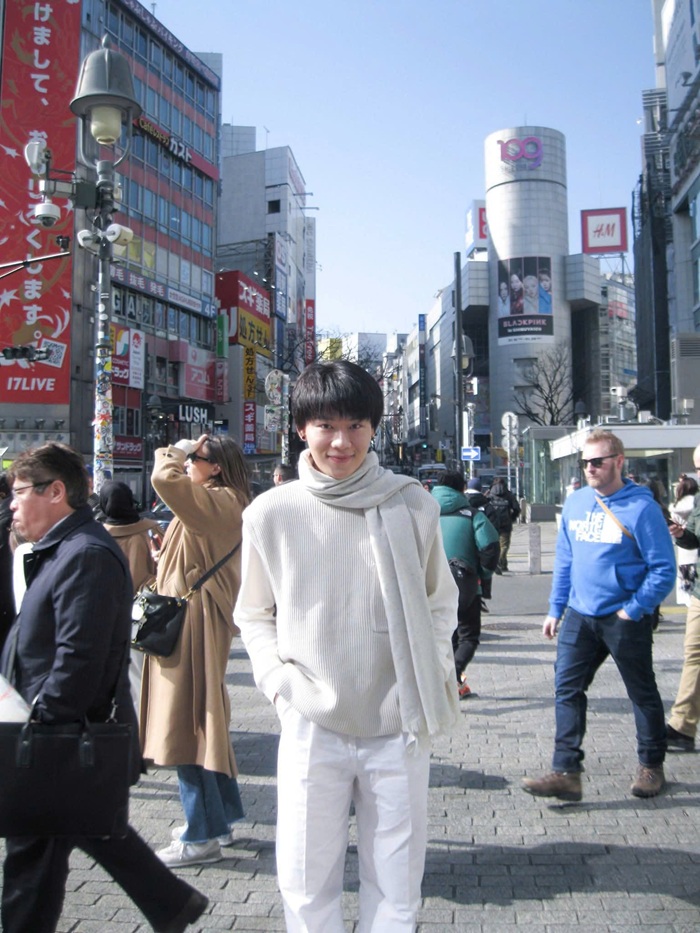 Quang Trung xuất hiện trên đường phố Nhật Bản trong không gian đô thị. Ảnh: FBNV