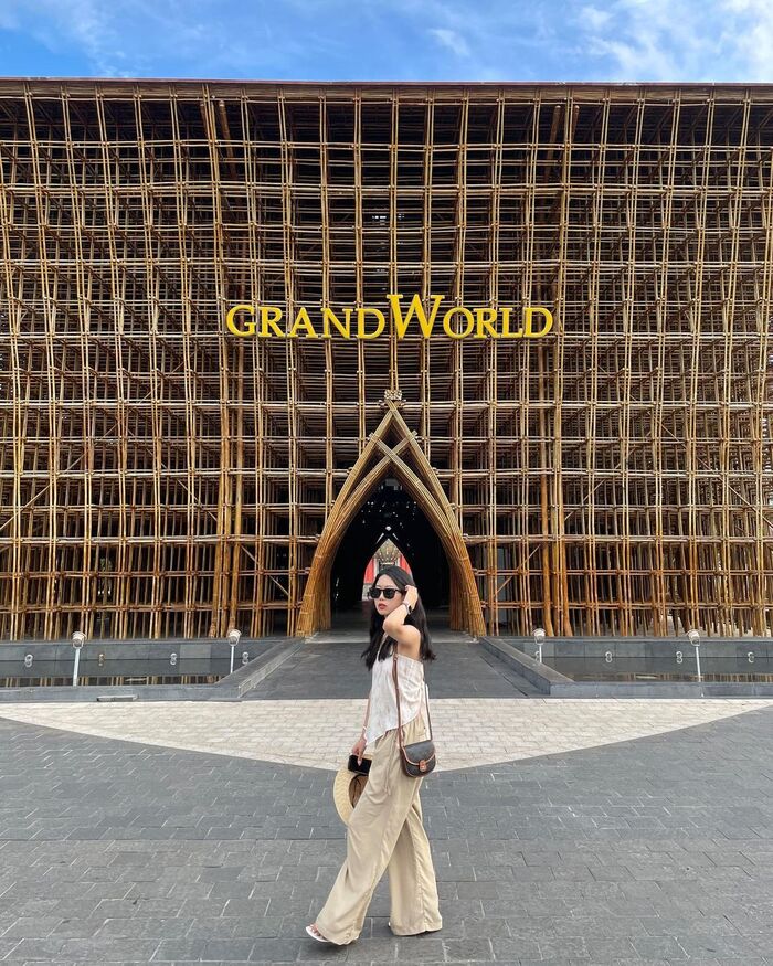 chơi gì ở Grand World Phú Quốc - chiêm ngưỡng công trình Huyền Thoại Tre
