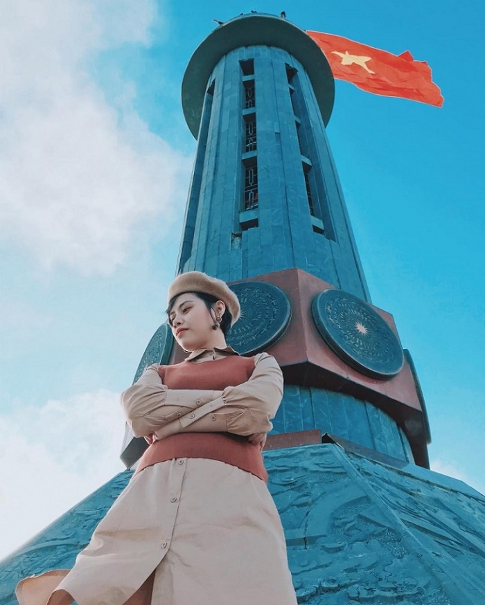 Cột cờ Lũng Cú là điểm đến nổi tiếng trên con đường tơ lụa Hà Giang