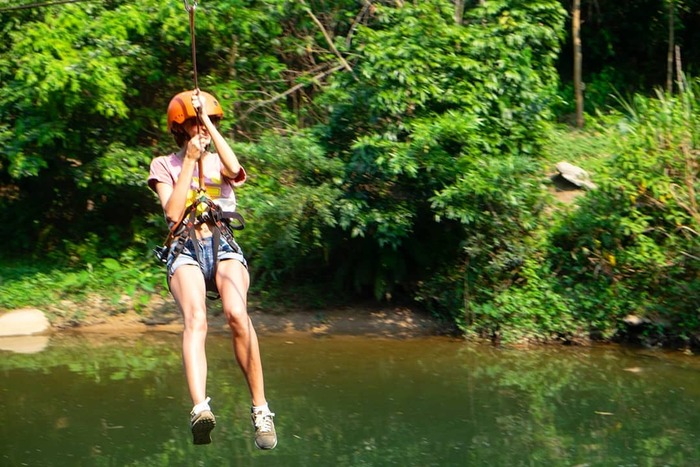 zipline là trải nghiệm du lịch mạo hiểm ở Việt Nam mà du khách không nên bỏ lỡ