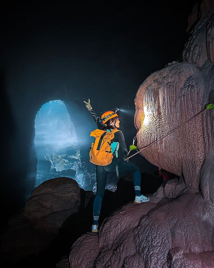 trải nghiệm du lịch mạo hiểm ở Việt Nam với hoạt động thám hiểm hang động Sơn Đoòng