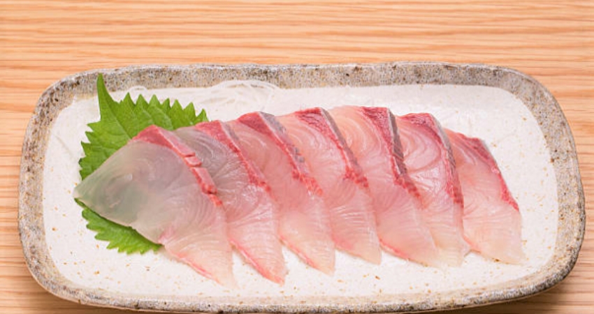 Những lát cá cam tươi rói với độ mềm ngọt và béo tự nhiên