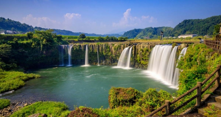 Thác Harijiri hùng vĩ mang vẻ đẹp hoang sơ