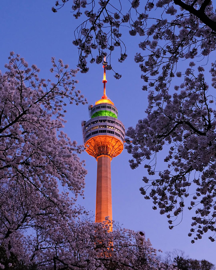 Tháp 83 - Biểu tượng của E-World