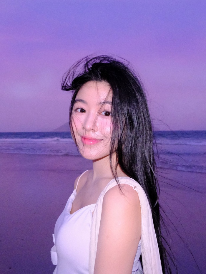 Lọ Lem tên thật Mai Thảo Linh, sinh năm 2006, hiện học chuyên ngành Kinh doanh tại Đại học RMIT từ tháng 10/2024.