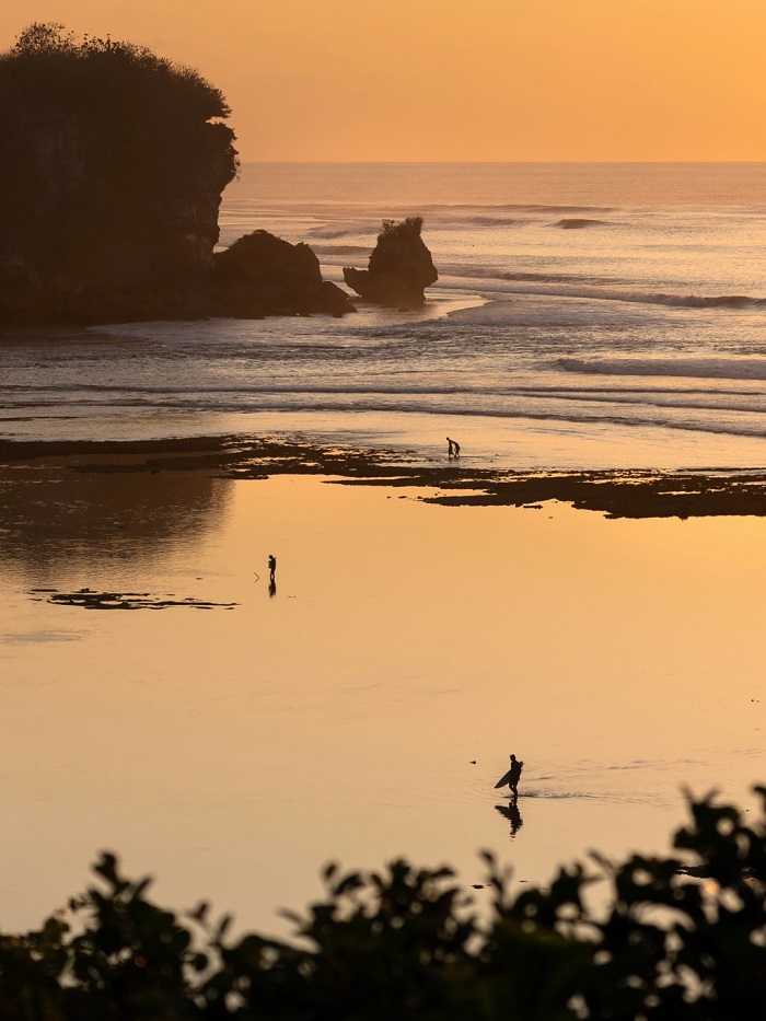 Bãi biển Padang Padang Bali thơ mộng và đầy quyến rũ