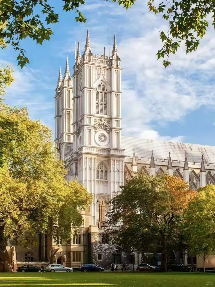 Cung điện Buckingham Anh là biểu tượng quyền lực Hoàng gia ngàn năm