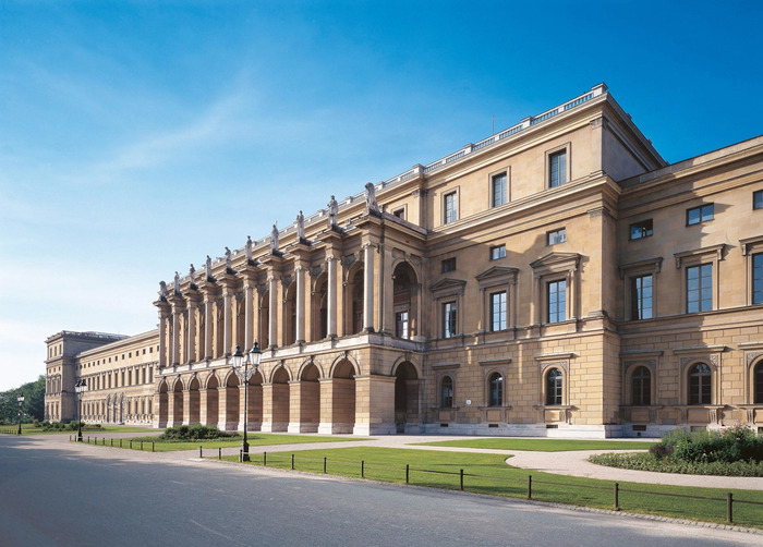 Câu chuyện lịch sử của cung điện Residenz Đức