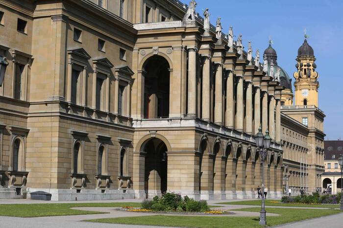 Câu chuyện lịch sử của cung điện Residenz Đức