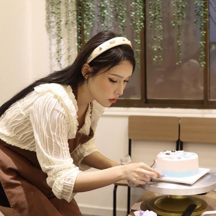 Tự tay làm bánh khi tham gia các workshop làm bánh không kém địa điểm workshop vẽ tranh ở TPHCM 