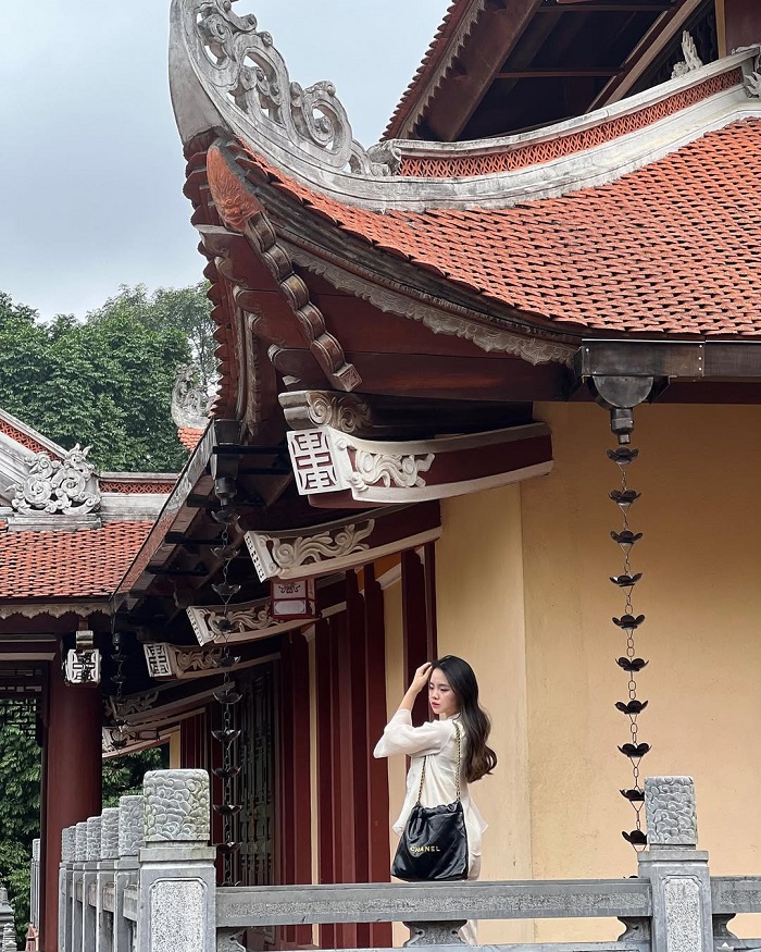 Chùa Hương là điểm du lịch tâm linh nổi tiếng miền Bắc nằm ở Hà Nội