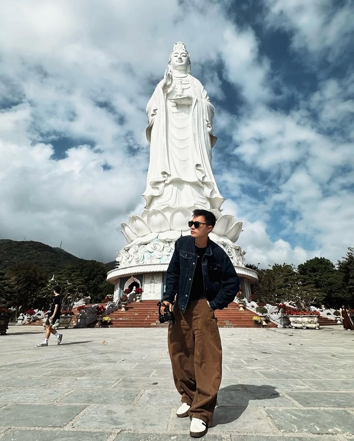 Chùa Linh Ứng là điểm du lịch tâm linh nổi tiếng miền Trung góc nào cũng đẹp