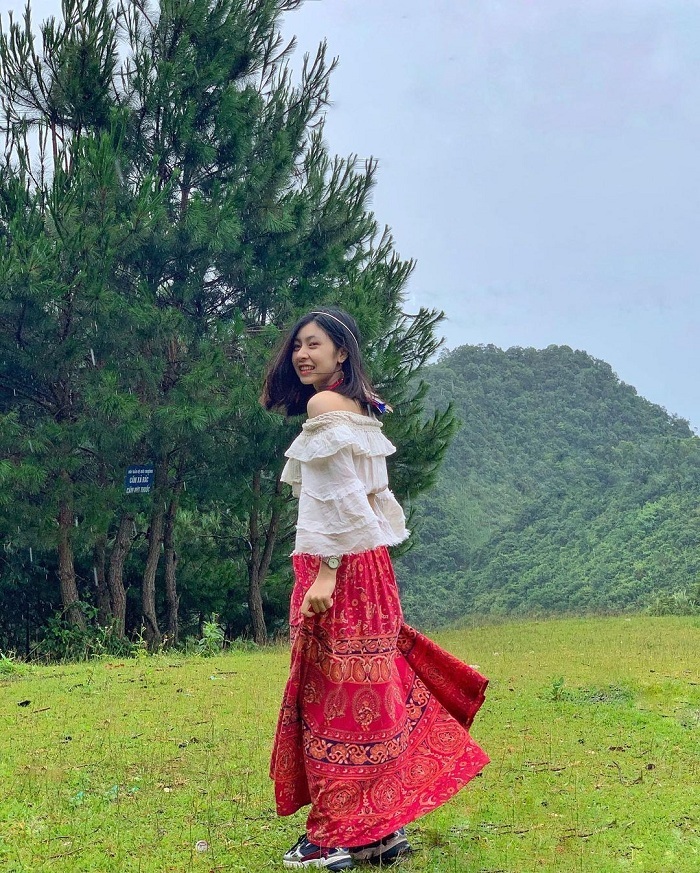 Rừng thông Hua Tạt khá gần đồi hoa bất tử Mộc Châu