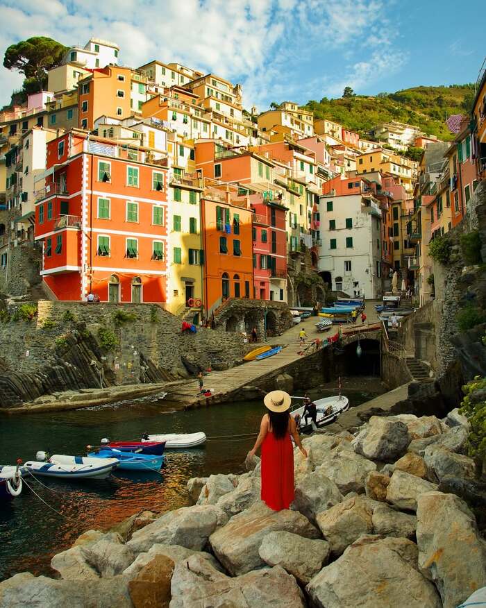 Du lịch Cinque Terre Ý - Tham quan làng Riomaggiore