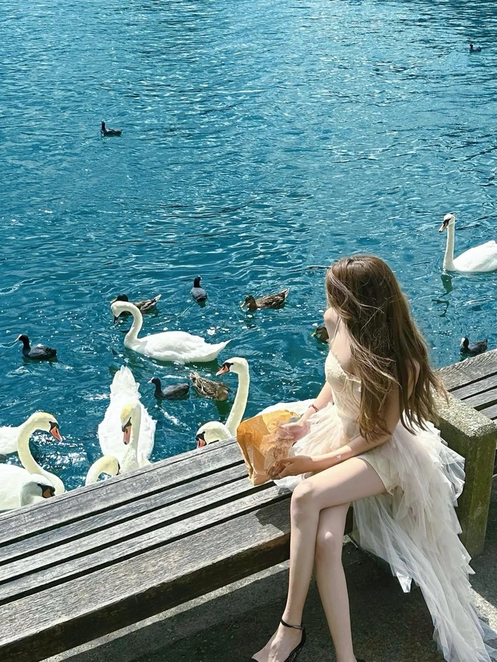 Thời điểm du lịch hồ Zurich Thụy Sĩ lý tưởng là tháng 6 - tháng 9