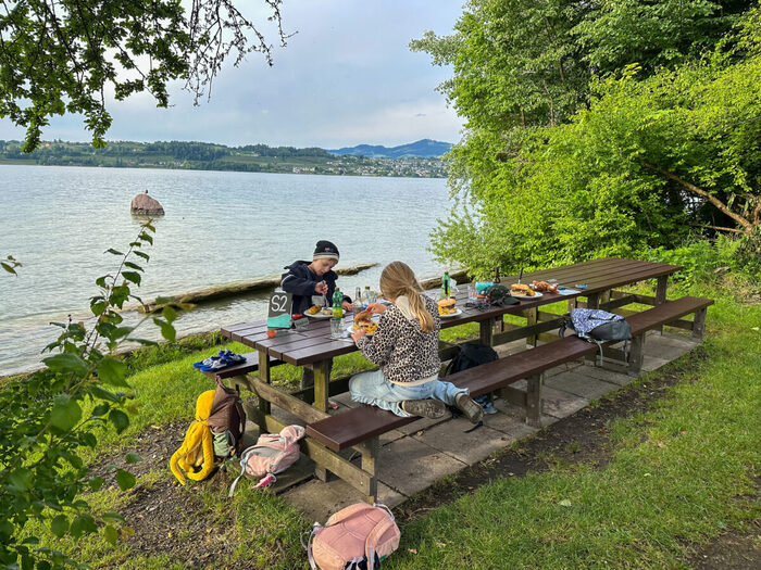 Các trải nghiệm du lịch ở hồ Zurich Thụy Sĩ - Du ngoạn khám phá hòn đảo trên hồ