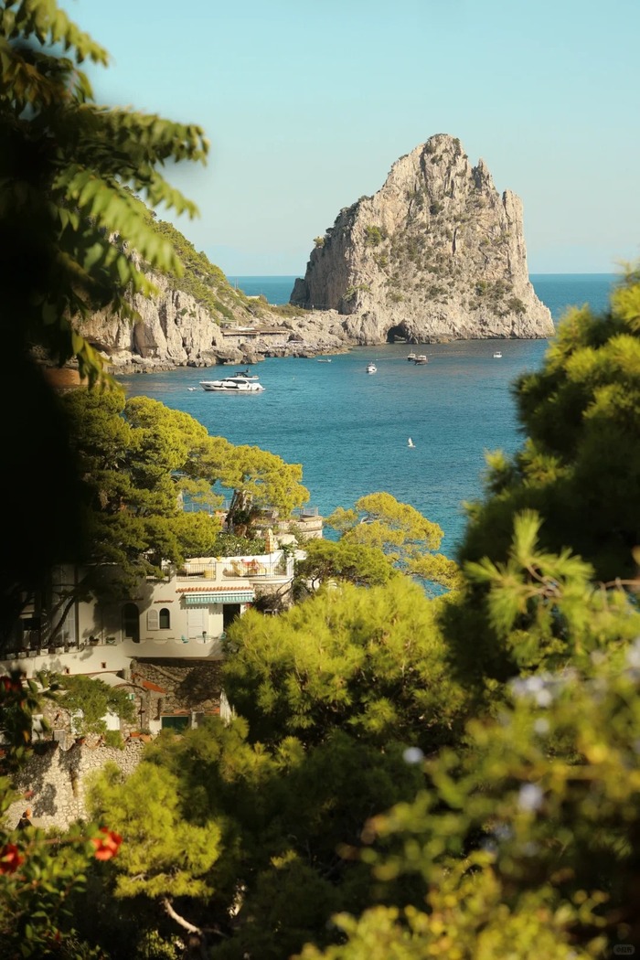 Top các hòn đảo đẹp nổi tiếng ở Ý - Đảo Capri