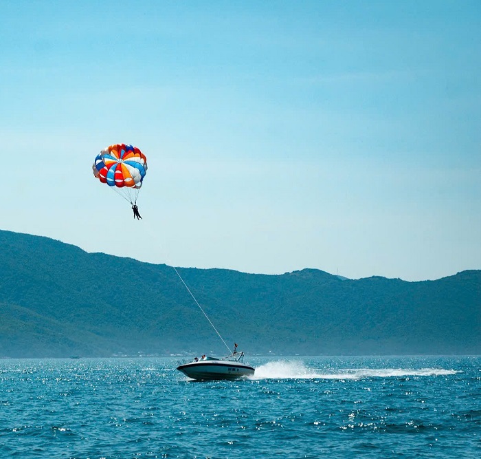 Hòn Tre Nha Trang Nhảy dù trên Hòn Tre Nha Trang