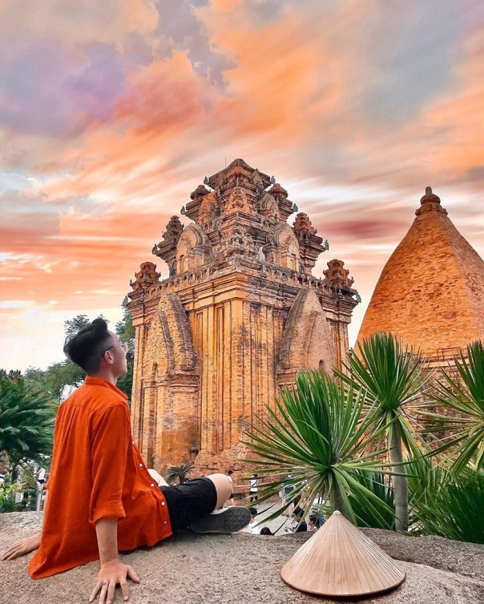 Hòn Tre Nha Trang Tháp Bà Ponagar đẹp không kém Hòn Tre Nha Trang