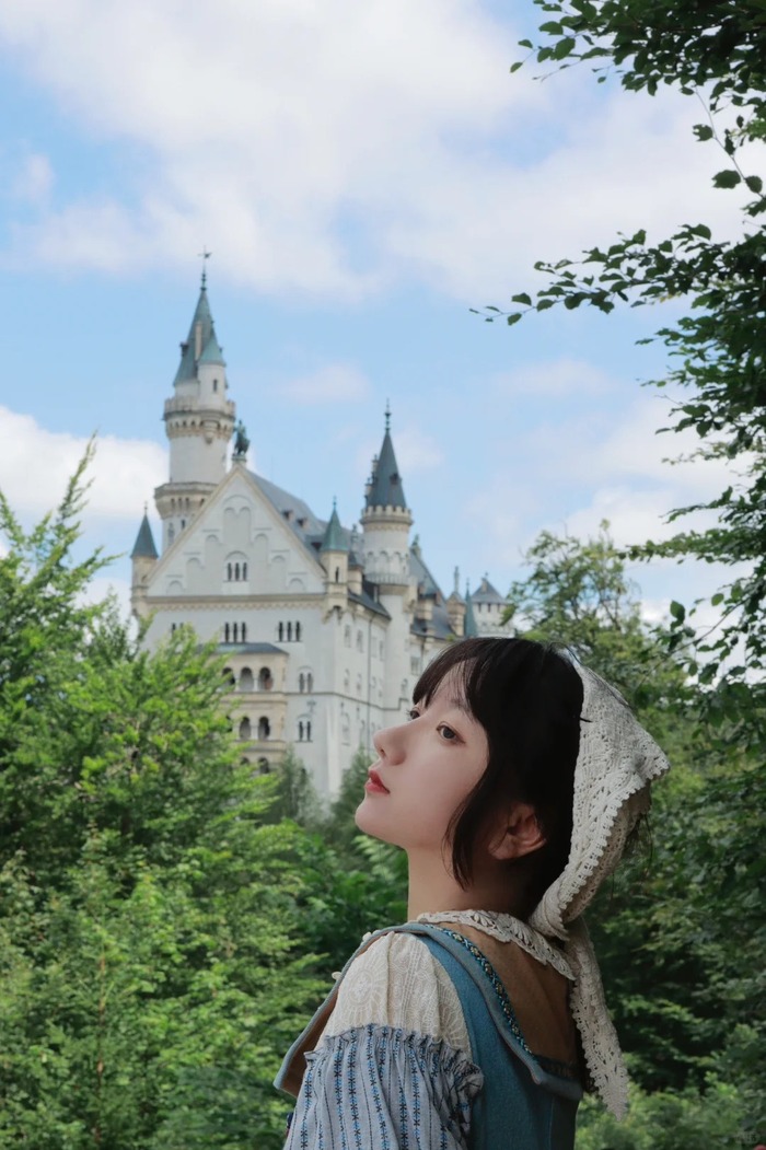 Thời điểm ghé thăm lâu đài Neuschwanstein Đức lý tưởng là mùa thu và xuân