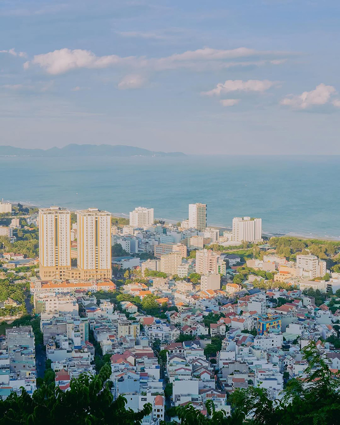 Hướng dẫn di chuyển chi tiết lên Ngọn hải đăng Vũng Tàu