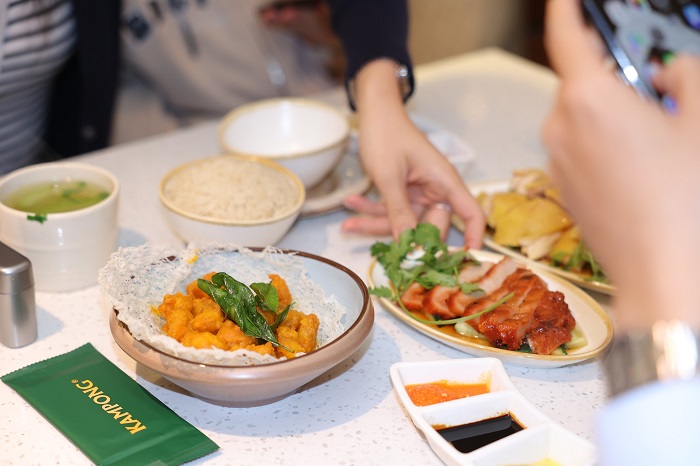 Quán ăn ngon ở gần Hồ Gươm Hoàn Kiếm có menu nhiều món