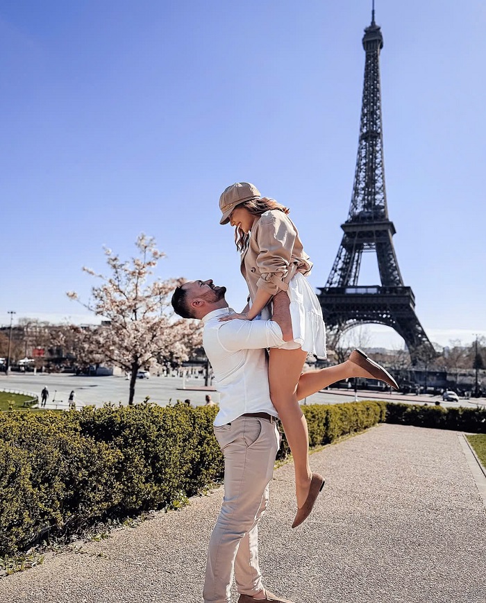 Tháp Eiffel là điểm dừng chân của Tour du lịch châu Âu từ Hà Nội giá tốt nhất