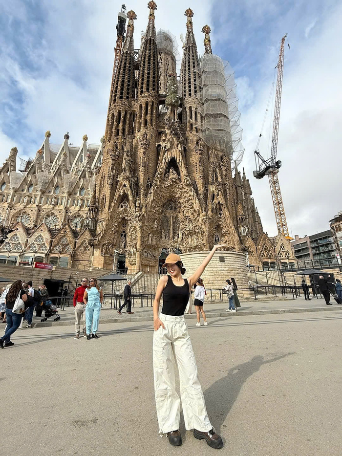 Thời điểm ghé thăm vương cung thánh đường Sagrada Família Tây Ban Nha lý tưởng là mùa xuân và thu