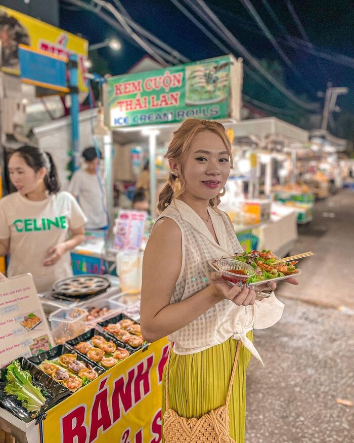 đến địa điểm chơi lễ 30/4 - 1/5 ở Phú Quốc khám phá ẩm thực đường phố 