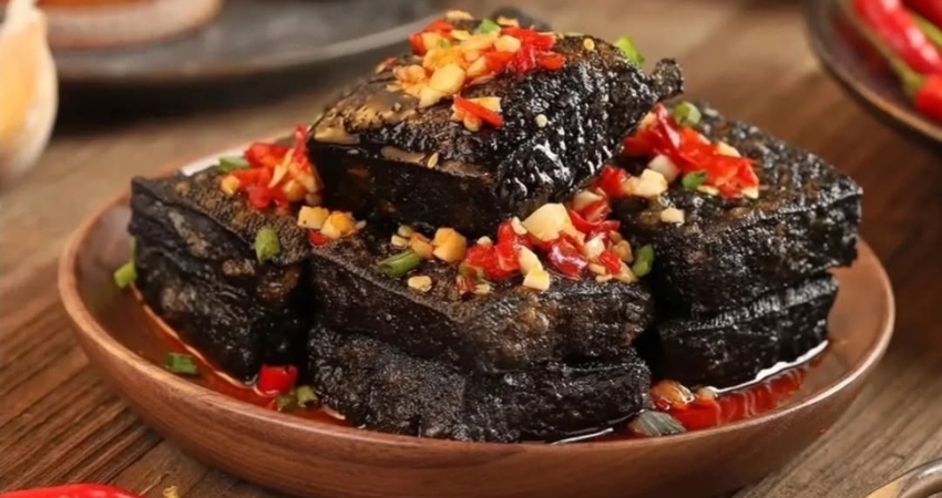 Đậu phụ thối béo ngậy cho những ai can đảm trong cẩm nang du lịch Hồ Nam