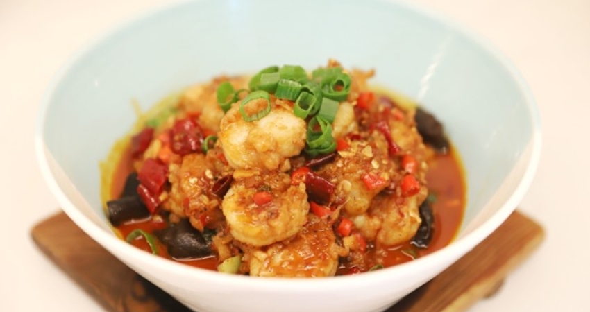 Thưởng thức gà cay Trường Sa cùng cẩm nang du lịch Hồ Nam.